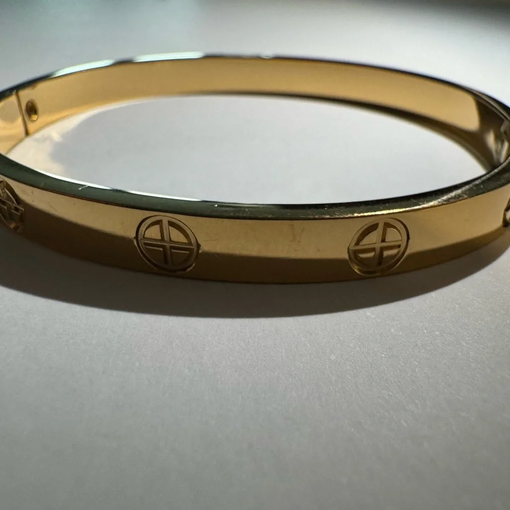 Gold Bangle Bracelet - Picture 3 of 6